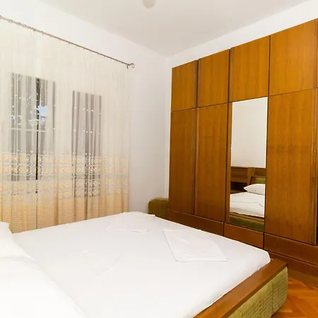 With Parking Space Biograd Na Moru, Biograd - 11327 Apartament *